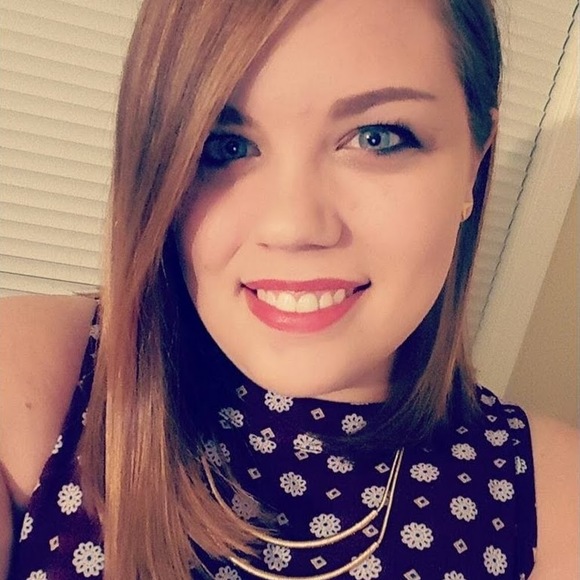 Meet your Posher, Kayla - Picture 1 of 1